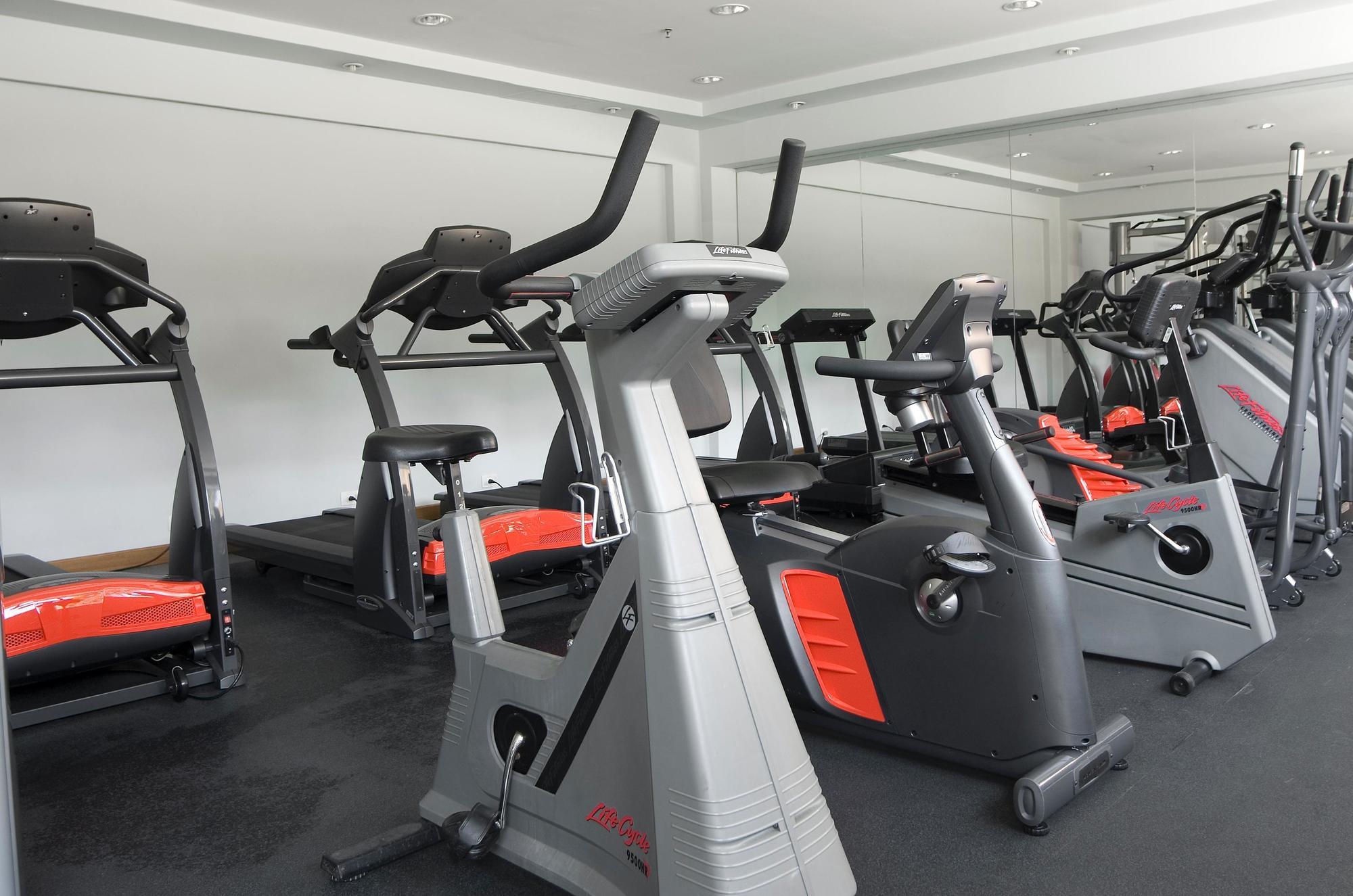 Hotel Transamerica São Paulo Exteriér fotografie The gym at the school