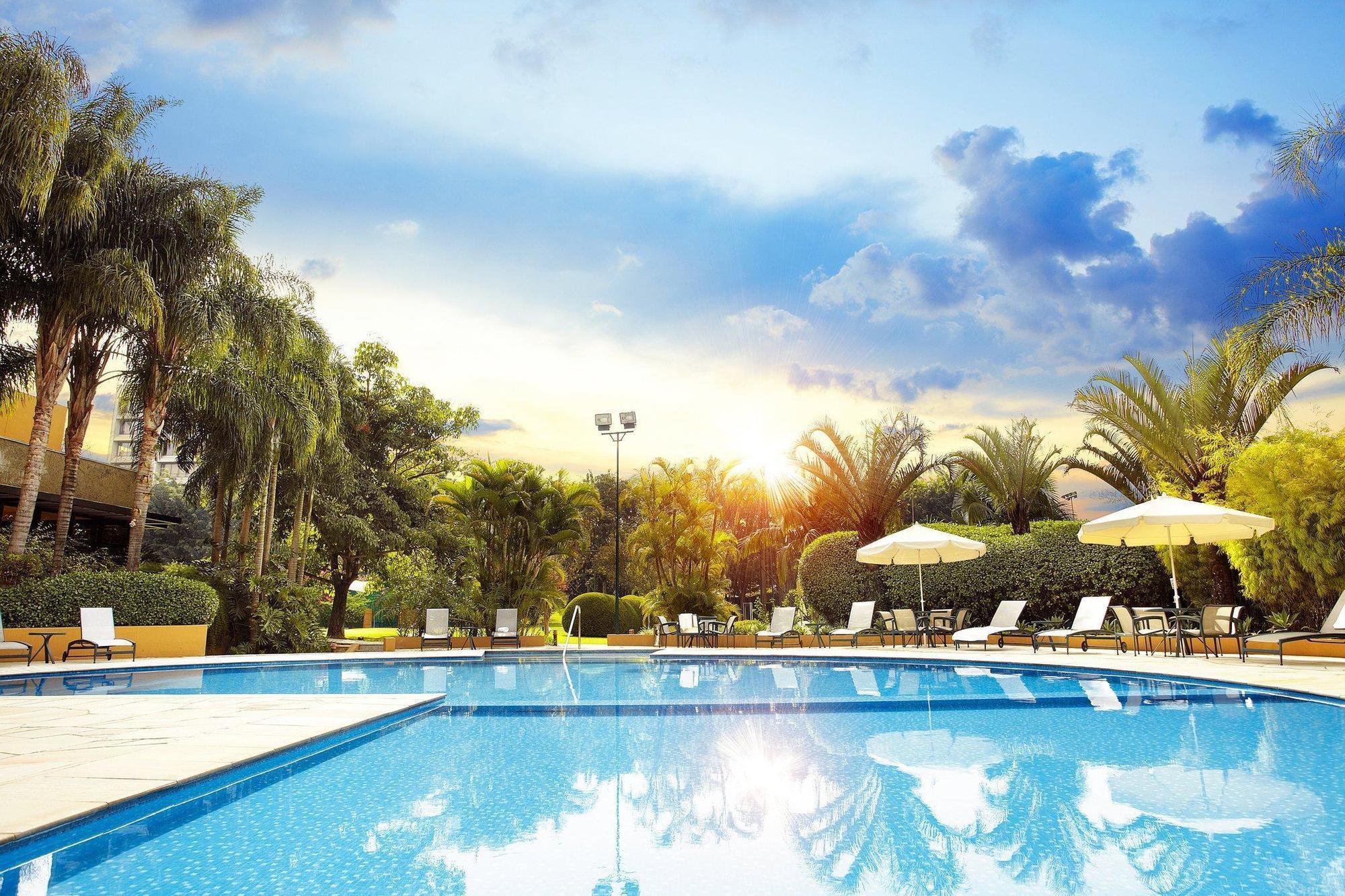 Hotel Transamerica São Paulo Exteriér fotografie The pool at the hotel